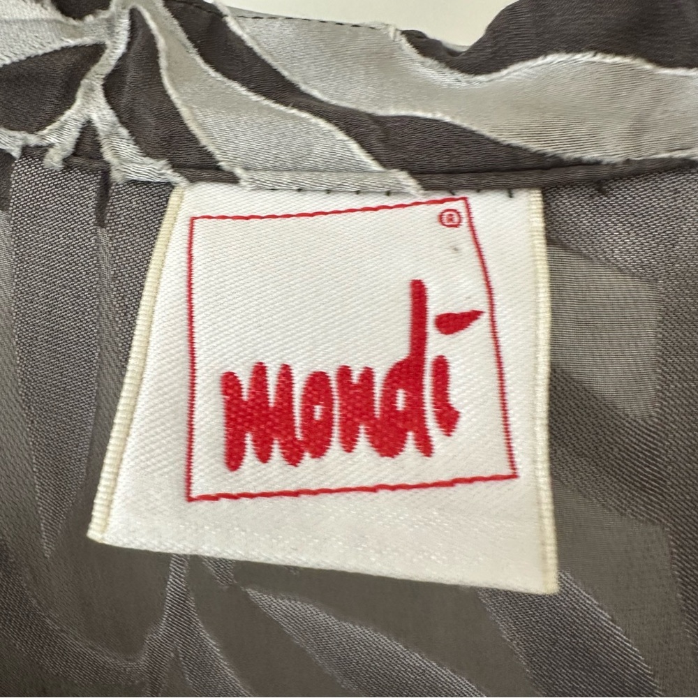 Vintage Mondi Gray & Black Tropical Leaf Pattern Button Down Silk Shirt, Size L - Picture 3 of 9